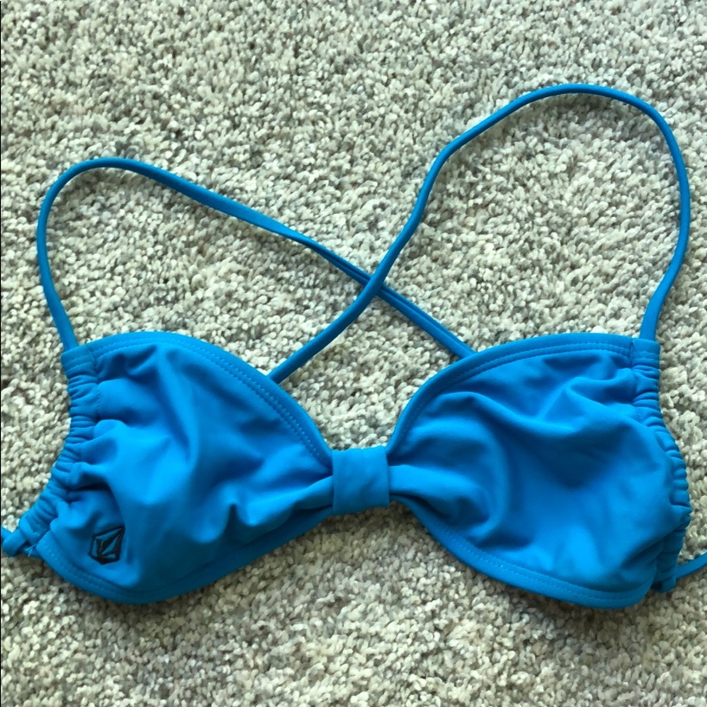 Volcom blue biking top